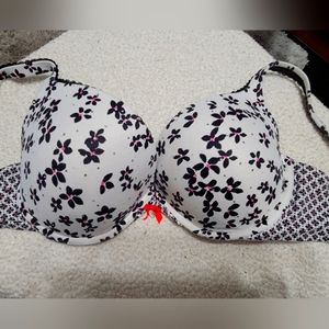 🖤🩷Victoria's Secret Push- Up Bra🩷🖤